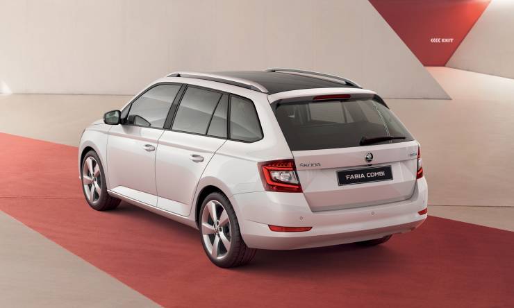 skoda-fabia-combi-pa-m62-exterior-02.8be84700ffdbe201a9fb39eead3c8d2e.fill-1920x960