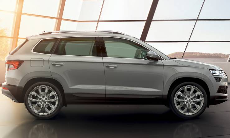 skoda-karoq-m62-exterior-02.803ea168c8b13f6d25387c8c671d2278.fill-1920x960