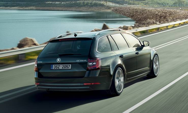 skoda-octavia-combi-pa-m62-exterior-02.880c35089be08f5cad1d817ee6e4b0d8.fill-1920x960