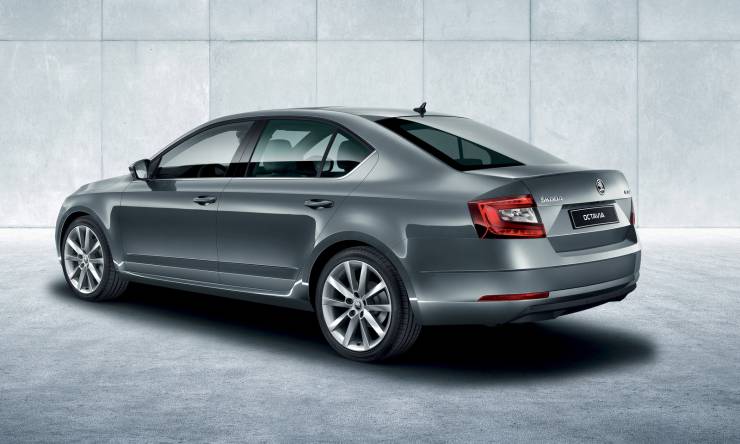 skoda-octavia-pa-m62-exterior-03.a4bb6ce0af66f30a67a58183acd7be32.fill-1920x960